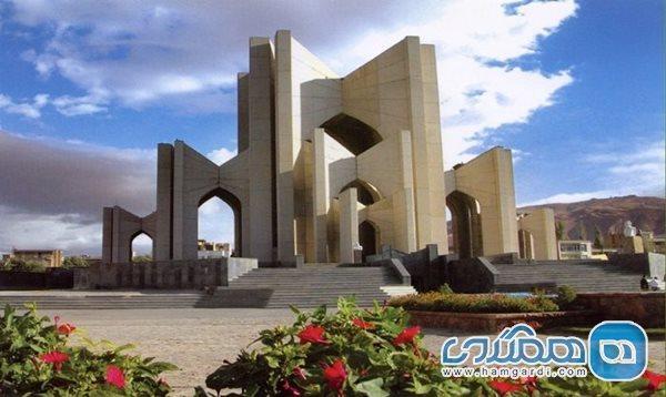 مقبره الشعرا یکی از مجذوب کننده ترین مکان های تاریخی تبریز است